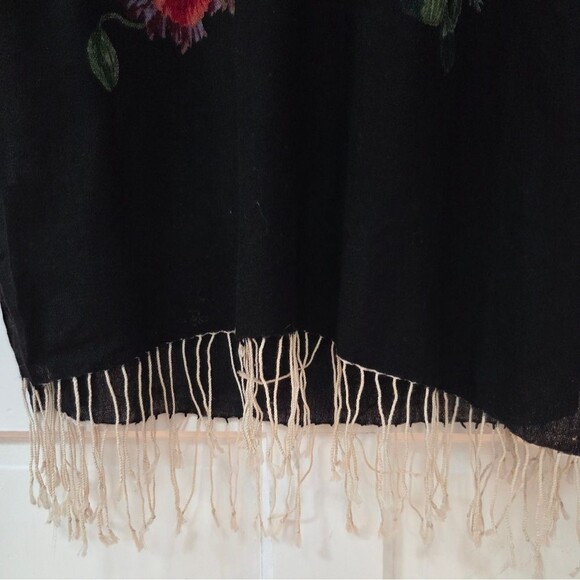 Floral Print Fringed Black Pashmina Wrap - Picture 5 of 13